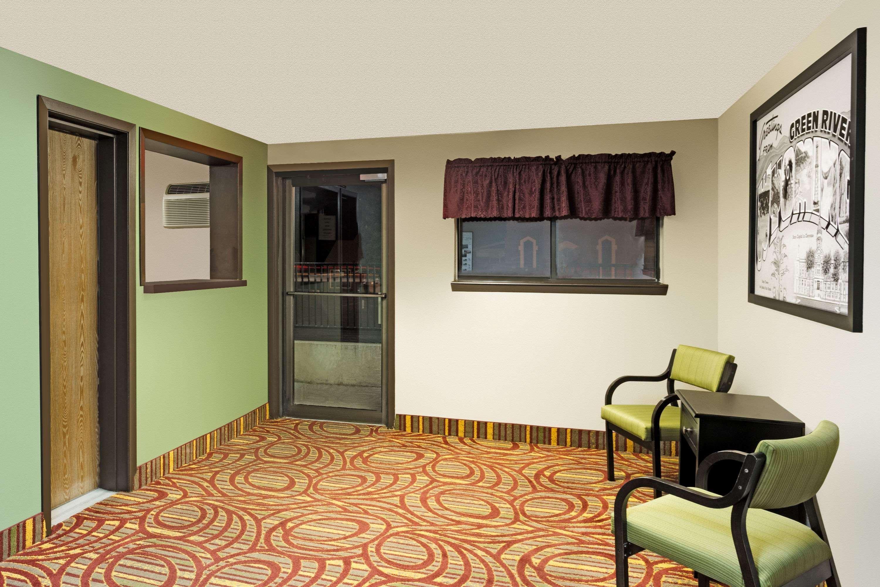 Super 8 By Wyndham Green River Εξωτερικό φωτογραφία